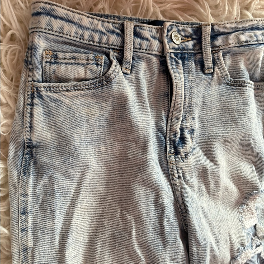Hollister Ultra High Rise Mom Jean Distressed Cropped W25 - Picture 2 of 7